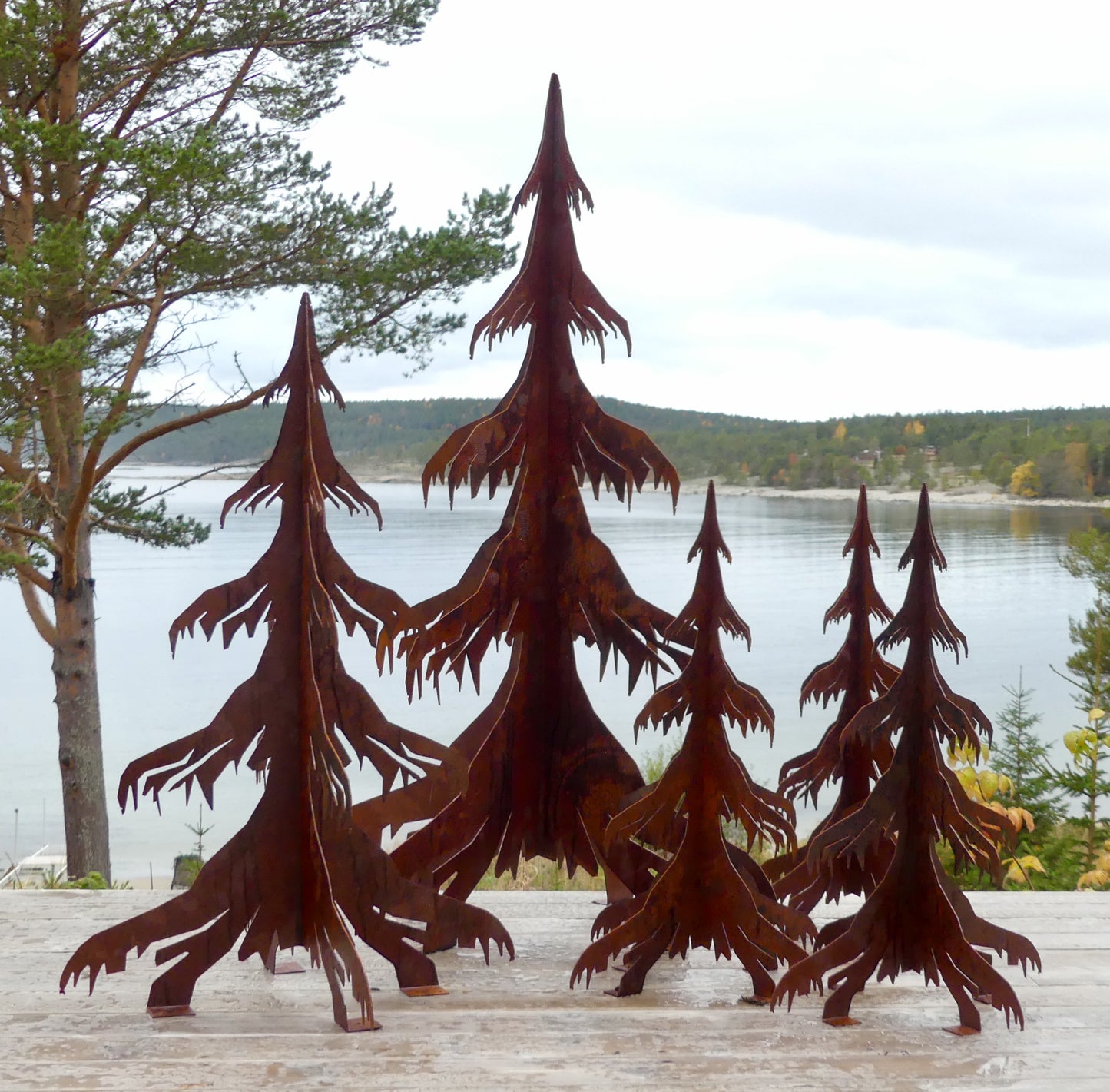 Gran i cortenstål- höjd 140 cm, rosta själv