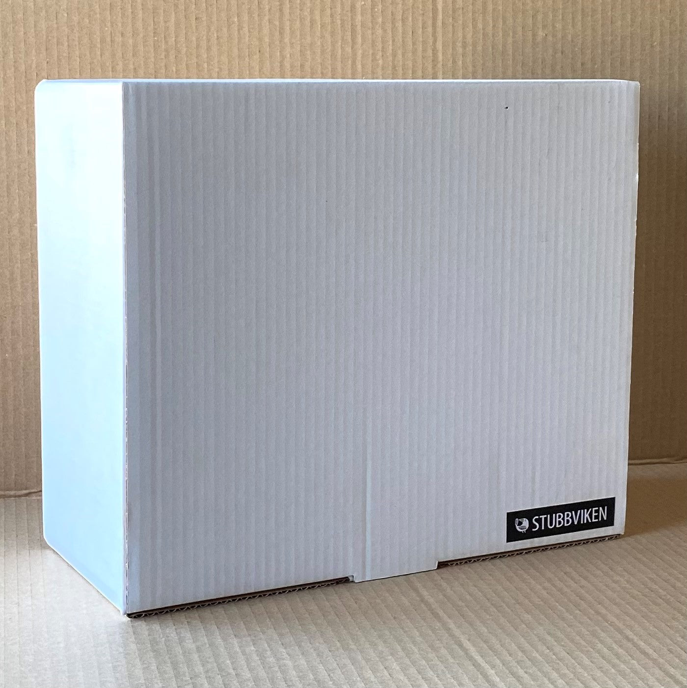 Presentask - svart eller vit